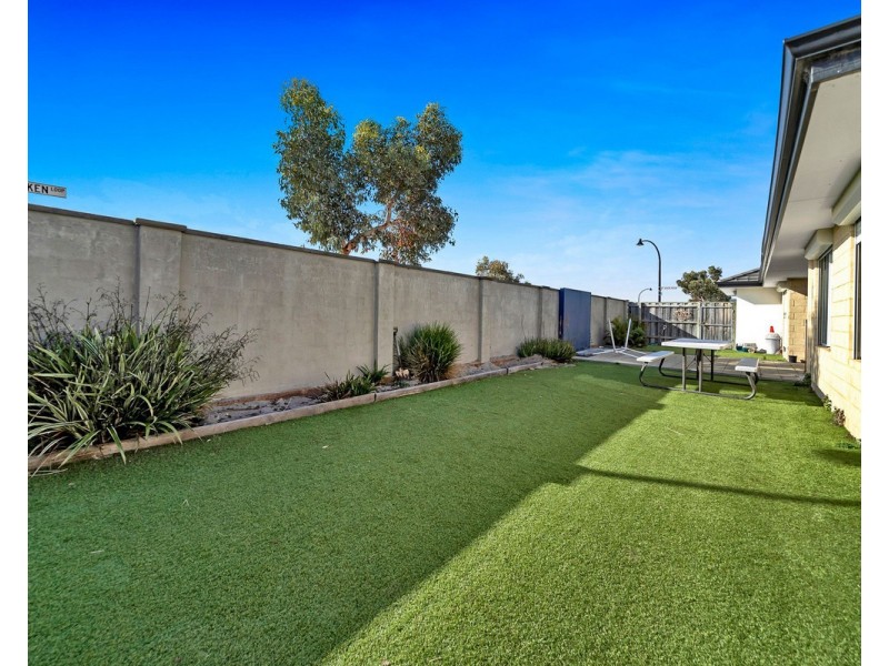 29 Interlaken Loop, Ellenbrook WA 6069