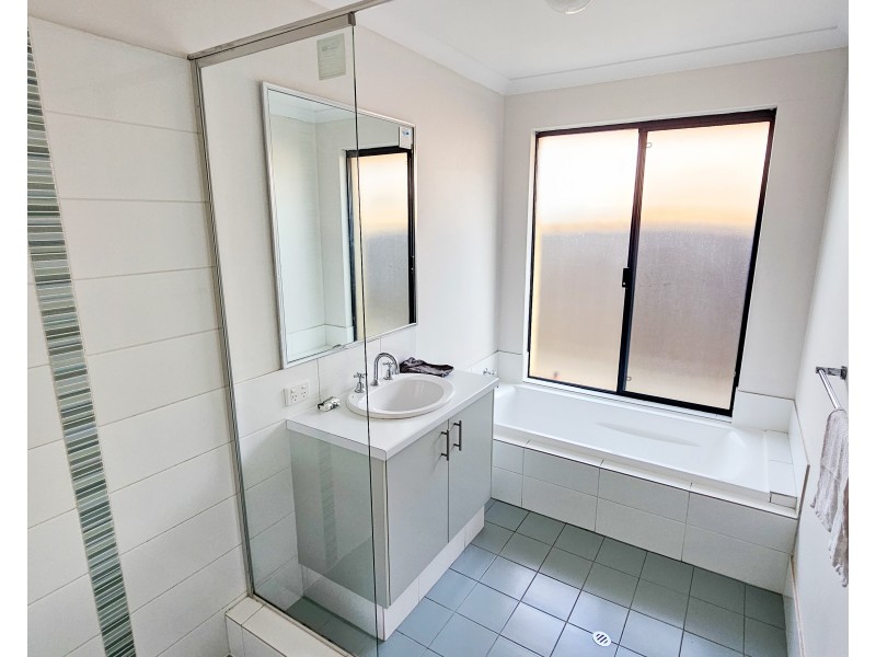 6 Vasse Gardens, Ellenbrook WA 6069