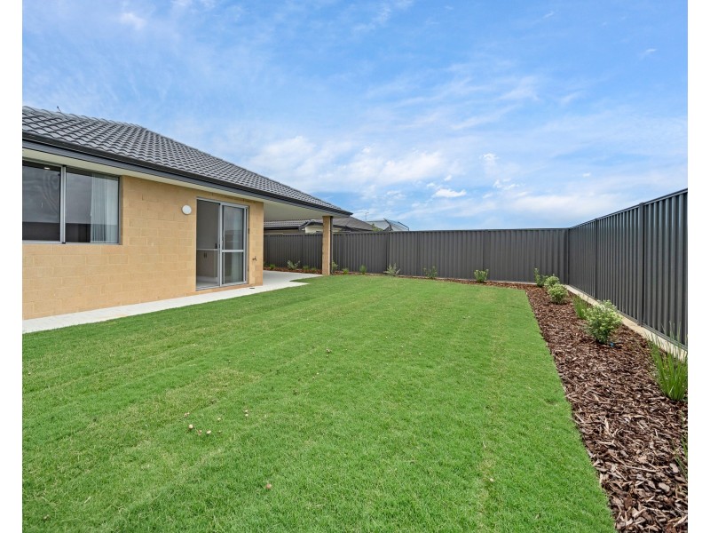 12 Lampone Street, Landsdale WA 6065