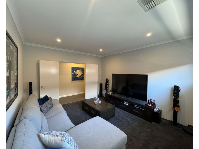 16 Plender Road, Caversham WA 6055