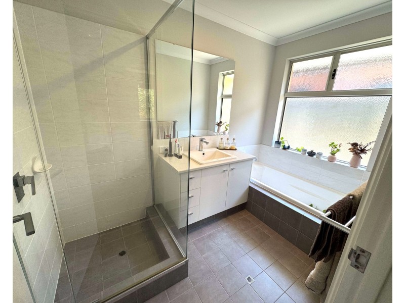 16 Plender Road, Caversham WA 6055