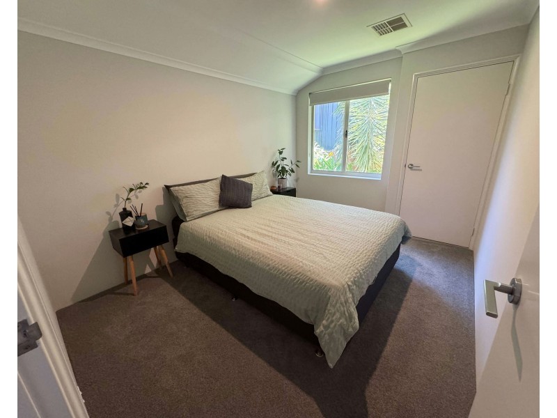 16 Plender Road, Caversham WA 6055