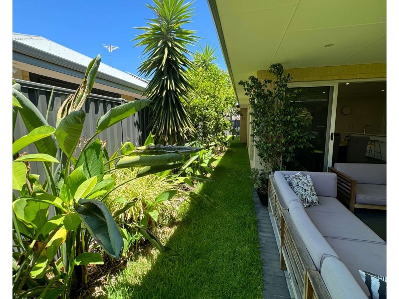 16 Plender Road, Caversham WA 6055