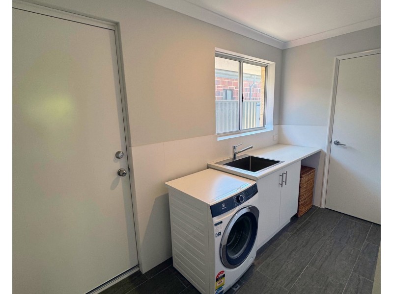 16 Plender Road, Caversham WA 6055