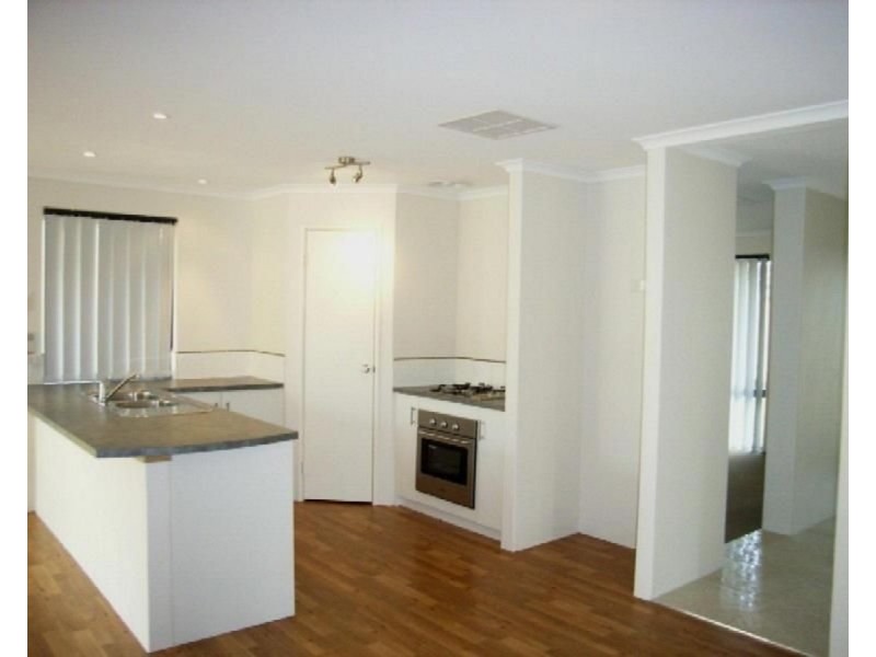 42 Kilchurn Promenade, Darch WA 6065