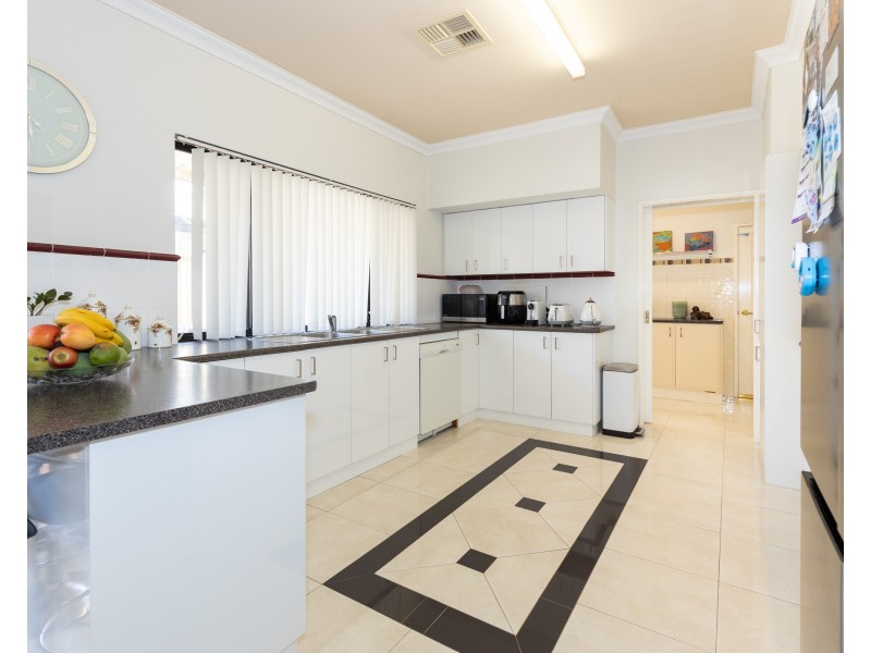 65 Regency Ave., Madeley WA 6065