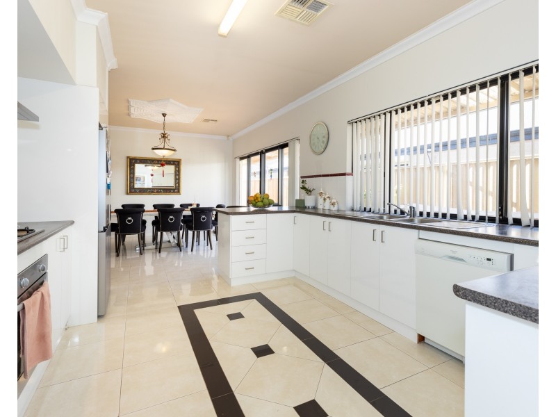 65 Regency Ave., Madeley WA 6065