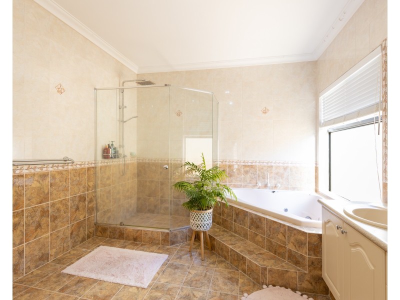 65 Regency Ave., Madeley WA 6065