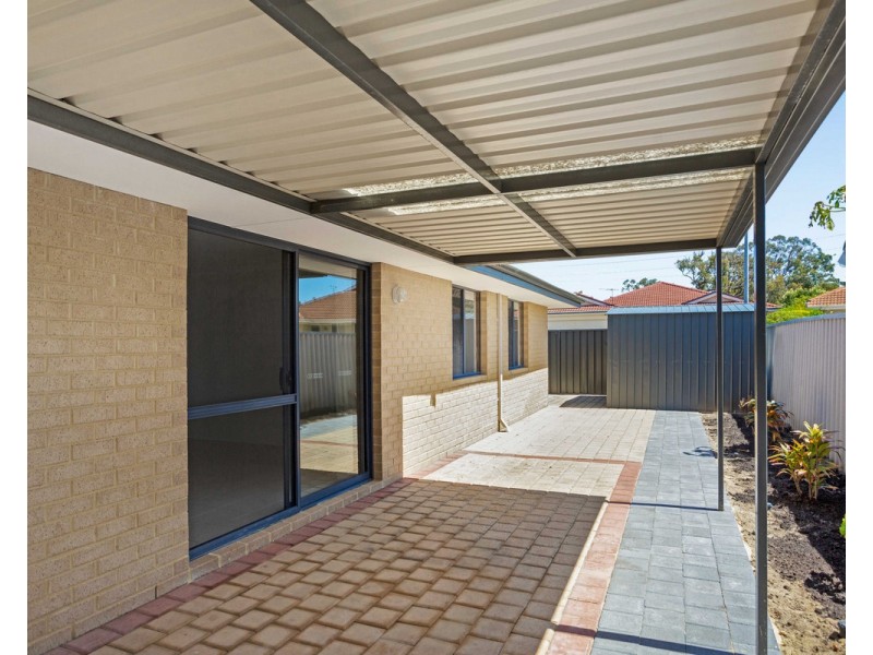 84 Hellfire Drive, Darch WA 6065