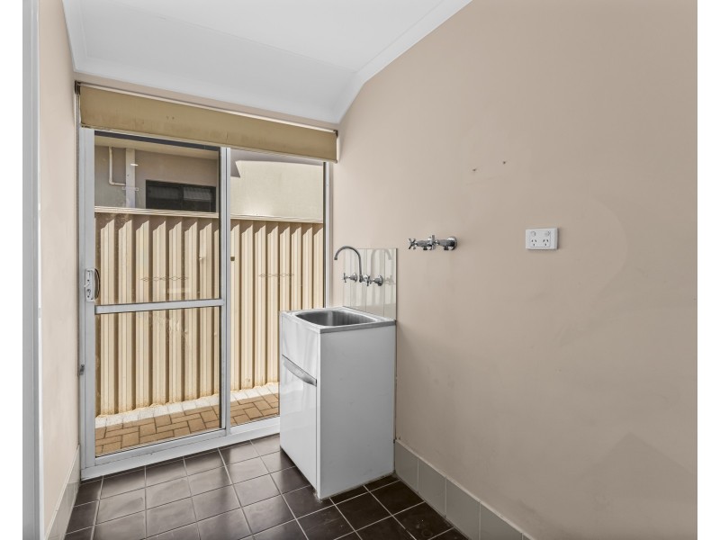 25 Braemount Rd., Darch WA 6065