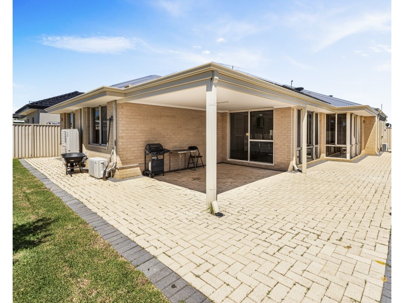 25 Braemount Rd., Darch WA 6065