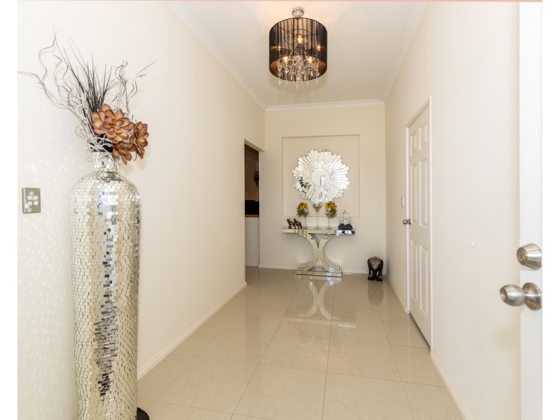 4 Massenger Street, Madeley WA 6065