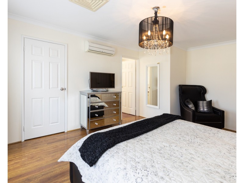 4 Massenger Street, Madeley WA 6065