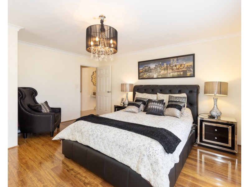 4 Massenger Street, Madeley WA 6065