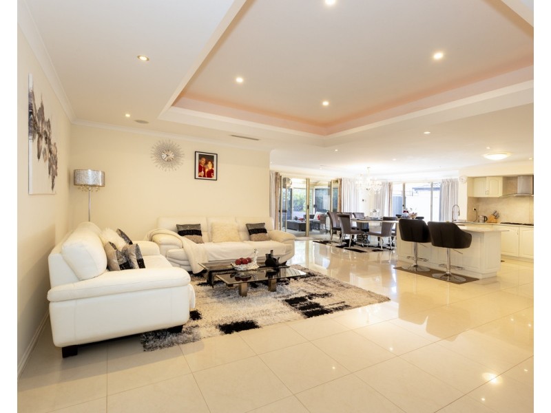 4 Massenger Street, Madeley WA 6065