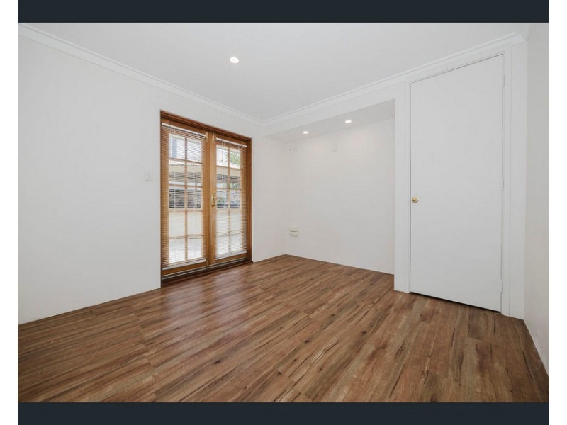 32 FRIGATE Crescent, Yanchep WA 6035