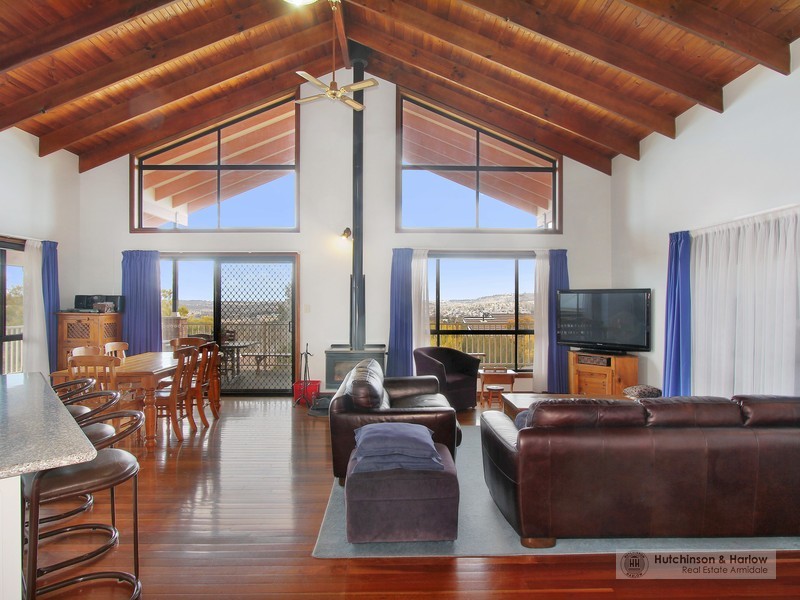 24 McCarthy Crescent, Armidale NSW 2350