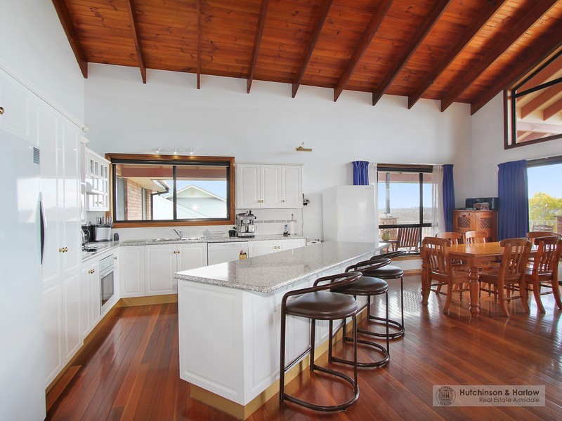 24 McCarthy Crescent, Armidale NSW 2350