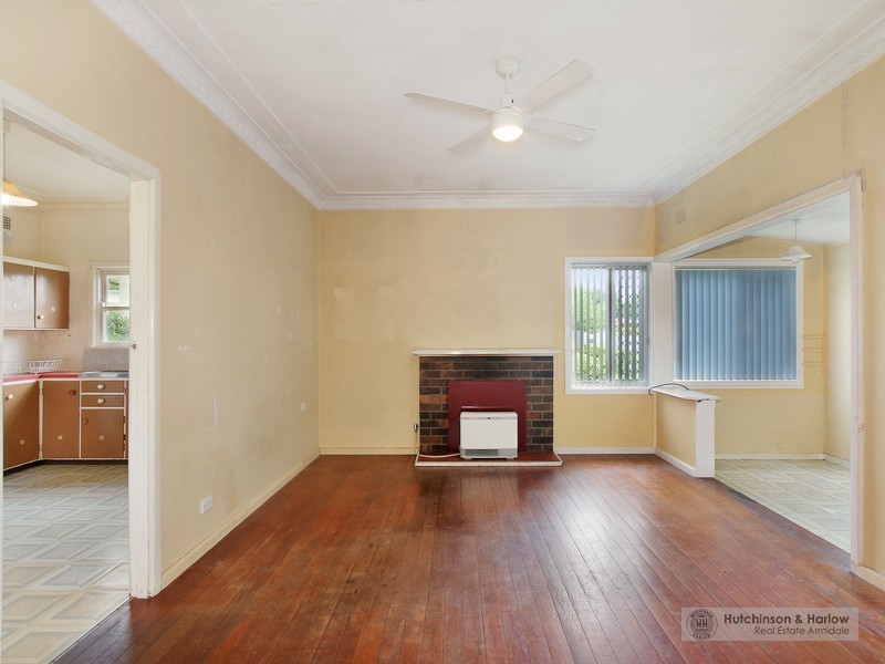 18 Douglas Street, Armidale NSW 2350