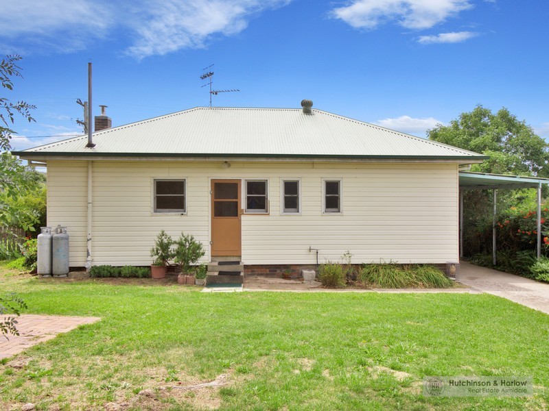 18 Douglas Street, Armidale NSW 2350