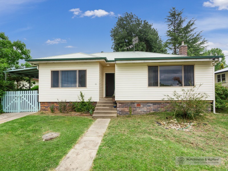 18 Douglas Street, Armidale NSW 2350