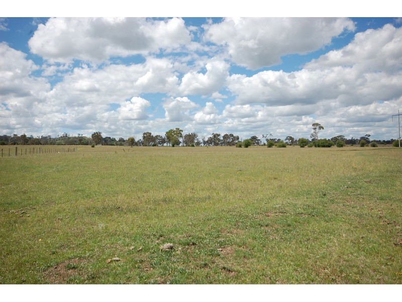 2 Robndi Estate, Armidale NSW 2350