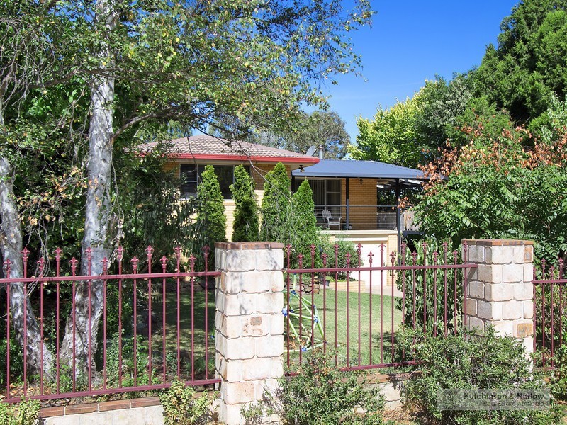 13 Mayfield Avenue, Armidale NSW 2350