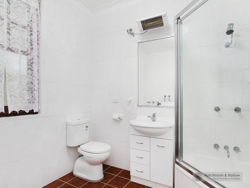 2 Everett Street, Uralla NSW 2358