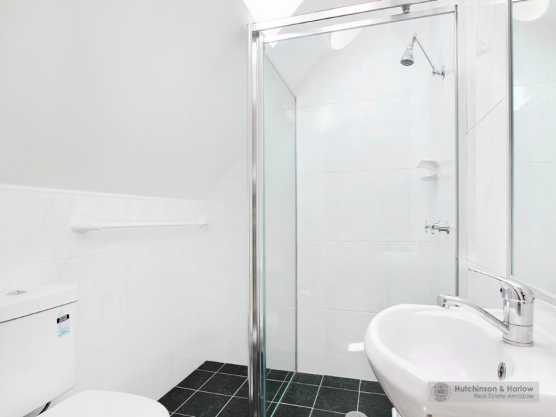 2 Everett Street, Uralla NSW 2358