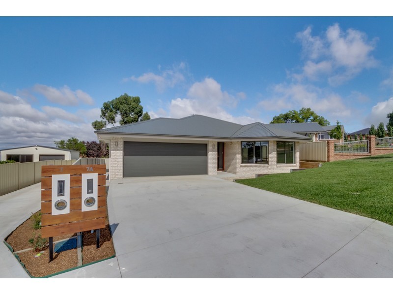 7a Bill Watson Court, Armidale NSW 2350