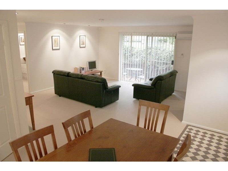 2/156 Marsh Street, Armidale NSW 2350