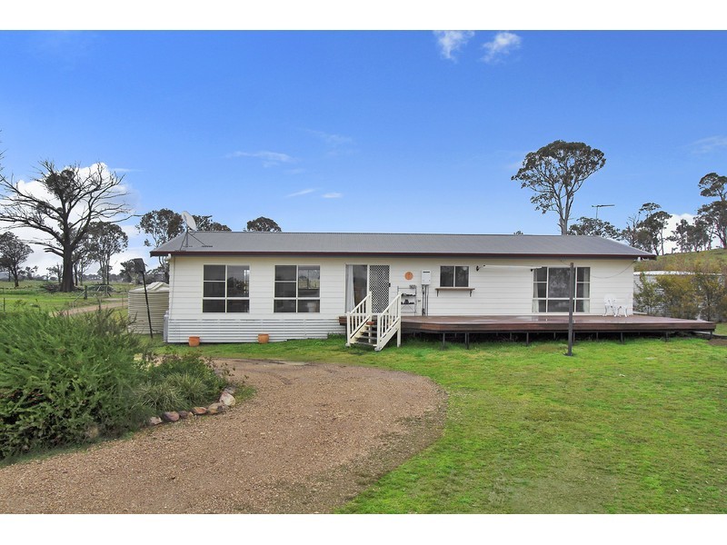 133 Lochaven Road, Armidale NSW 2350