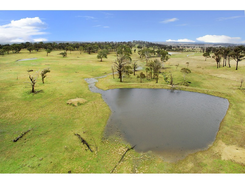 133 Lochaven Road, Armidale NSW 2350