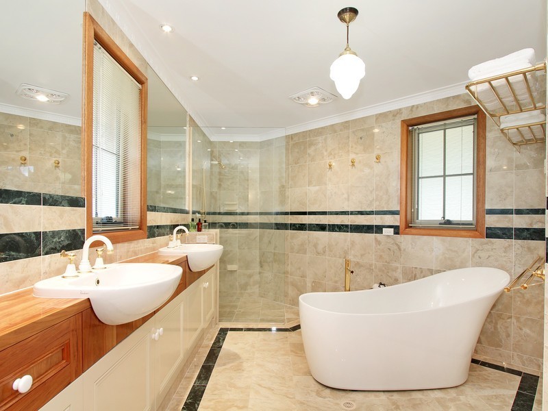 24 Sattlers Road, Armidale NSW 2350