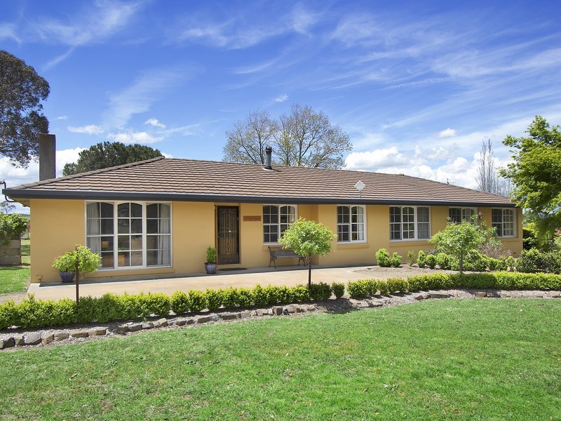 41 Pinegrove Road, Armidale NSW 2350