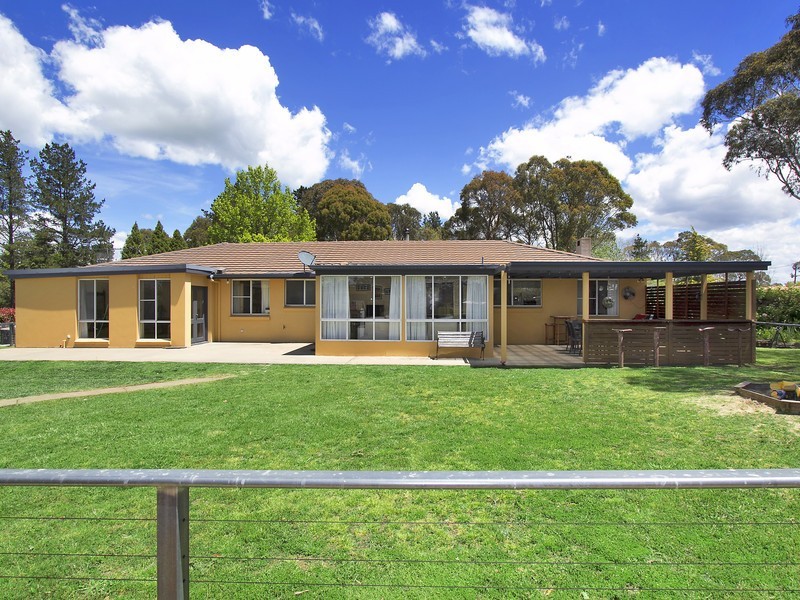 41 Pinegrove Road, Armidale NSW 2350