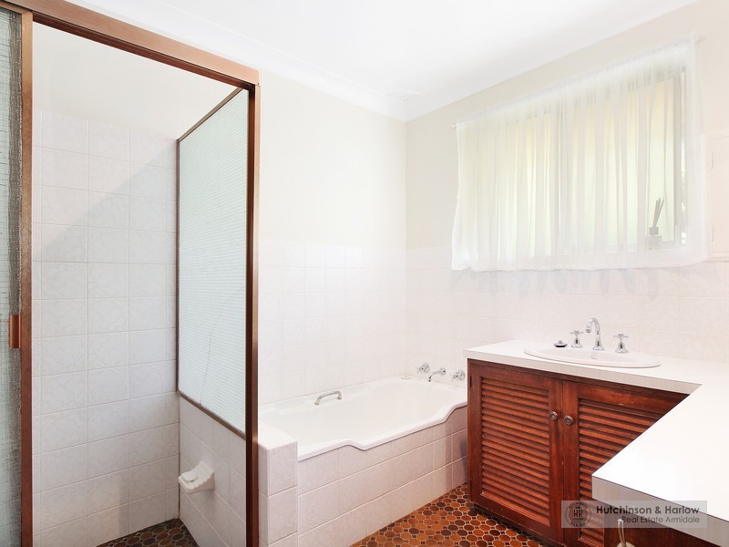 3 Yallambee Avenue, Armidale NSW 2350