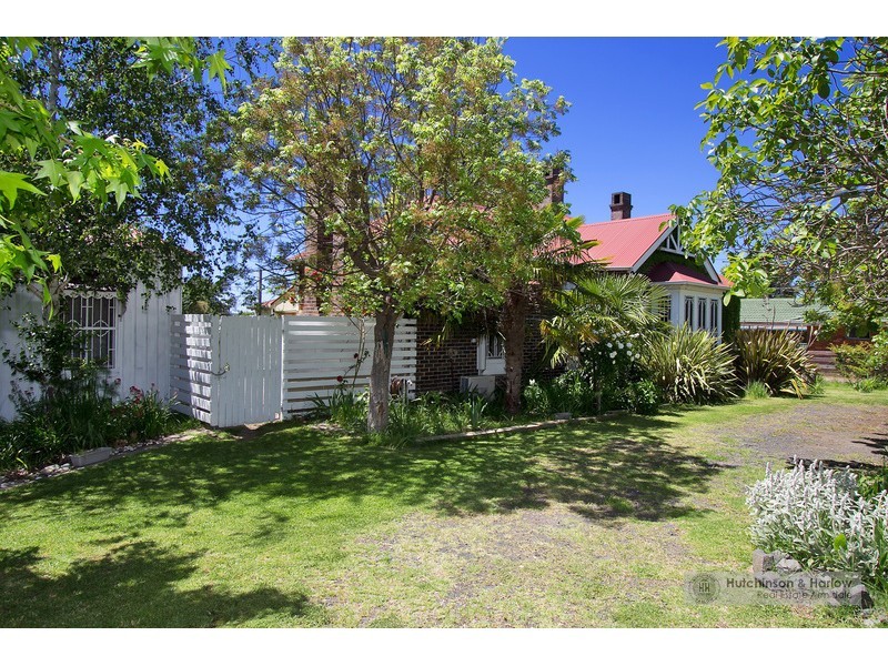 15 Golgotha Street, Armidale NSW 2350