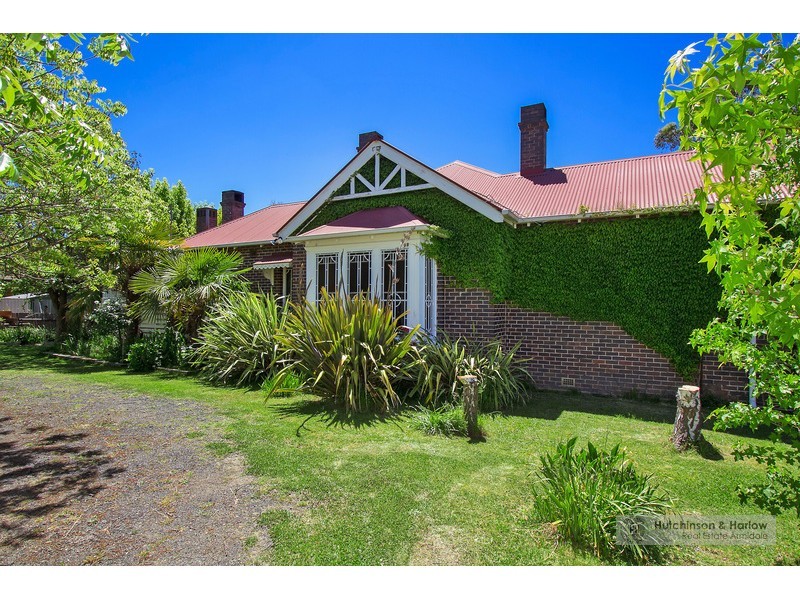 15 Golgotha Street, Armidale NSW 2350