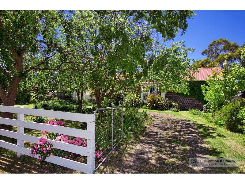 15 Golgotha Street, Armidale NSW 2350