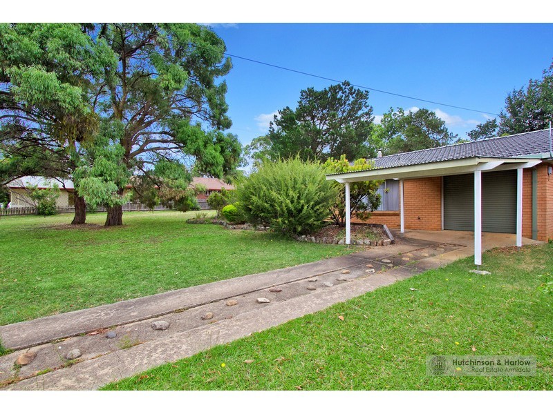 23 Murray  Avenue, Armidale NSW 2350