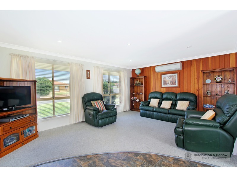 16 Evangelene Crescent, Armidale NSW 2350