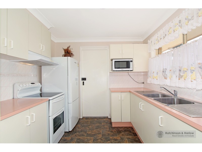 16 Evangelene Crescent, Armidale NSW 2350