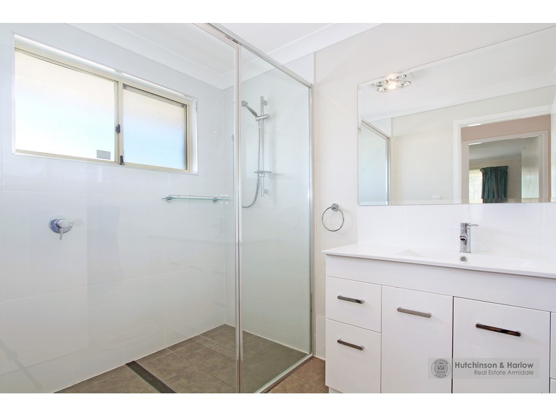 16 Evangelene Crescent, Armidale NSW 2350