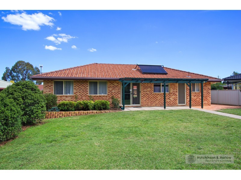 16 Evangelene Crescent, Armidale NSW 2350