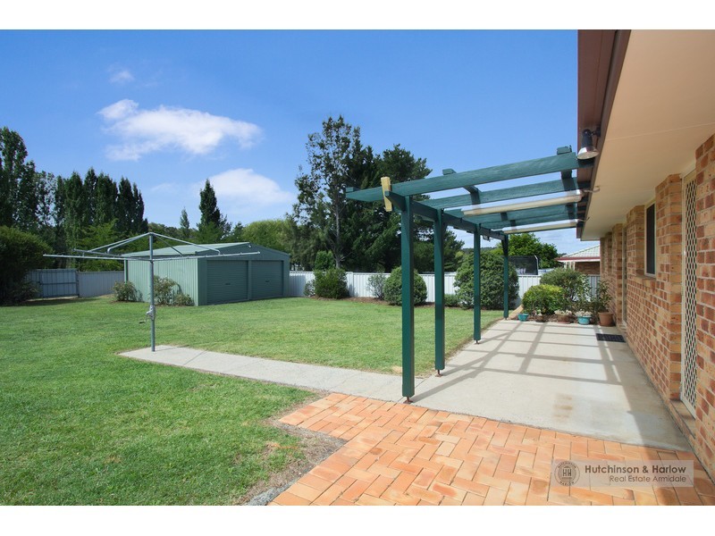 16 Evangelene Crescent, Armidale NSW 2350