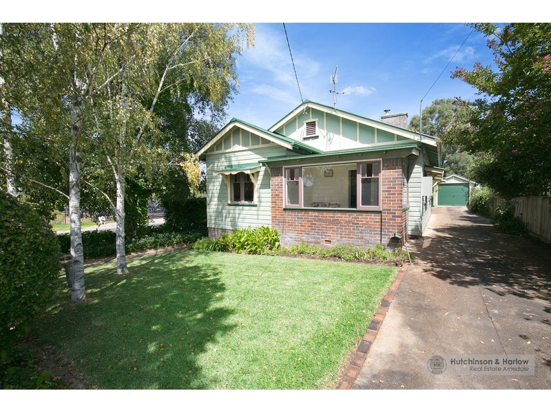 80 Mossman Street, Armidale NSW 2350