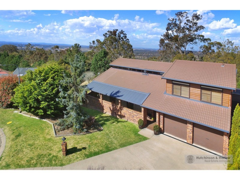 2 Rosecommon Avenue, Armidale NSW 2350