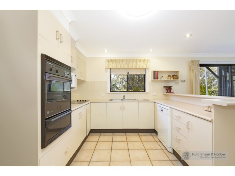 2 Rosecommon Avenue, Armidale NSW 2350