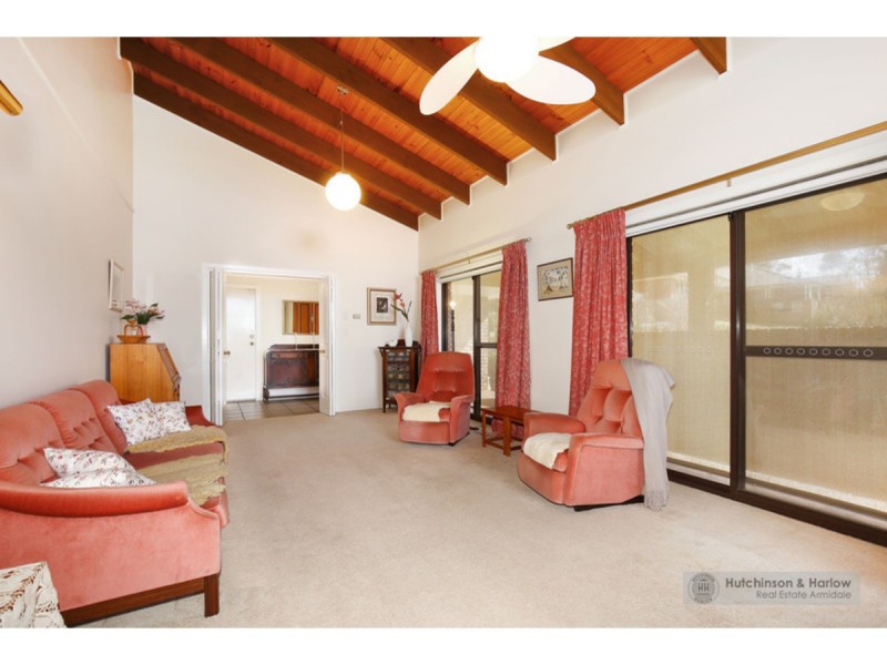 2 Rosecommon Avenue, Armidale NSW 2350